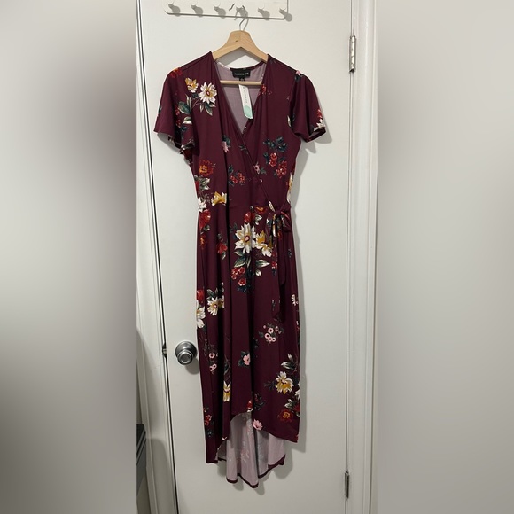 Fortune and Ivy Dresses & Skirts - Beautiful burgundy floral dress